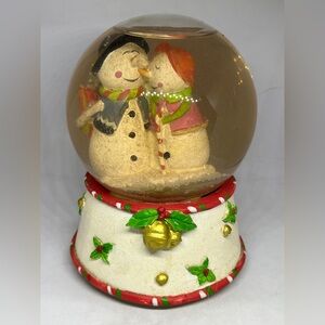 SNOW GLOBE Music Box  - Santa Clause is coming to town - Snowmen NANTUCKET 5 1/2